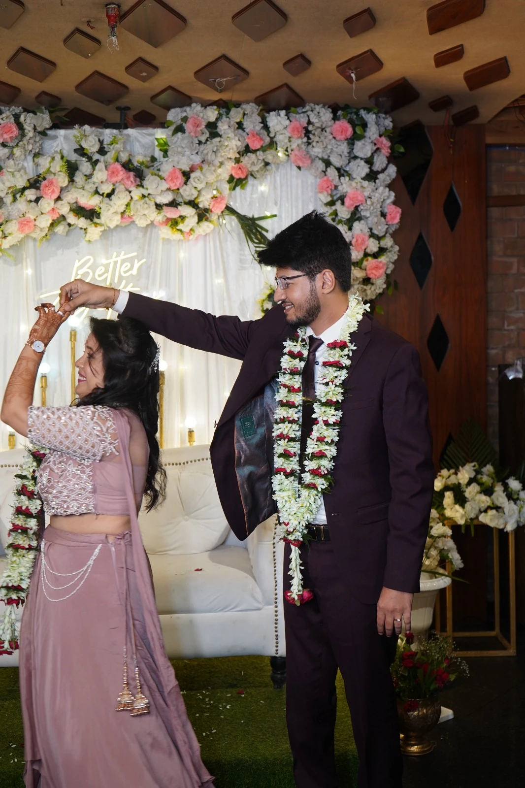 Aishwarye and Anmol dancing at their engagement